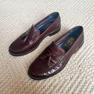 Gently used Cole Haan Pinch Maine Classic loafers.